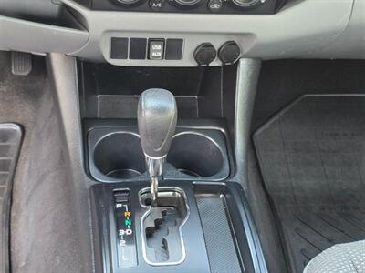 2015 Toyota Tacoma   - Photo 18 - Chesterfield, MO 63005