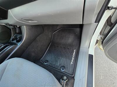 2015 Toyota Tacoma   - Photo 22 - Chesterfield, MO 63005