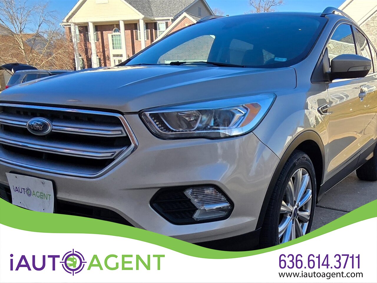 2017 Ford Escape Titanium   - Photo 1 - Chesterfield, MO 63005