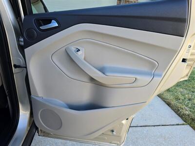 2017 Ford Escape Titanium   - Photo 23 - Chesterfield, MO 63005