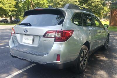 2017 Subaru Outback 2.5i Limited   - Photo 6 - Chesterfield, MO 63005