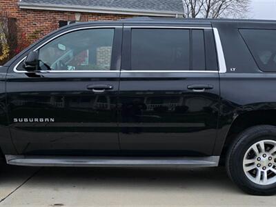 2015 Chevrolet Suburban LT - Photo 6 - Chesterfield, MO 63005