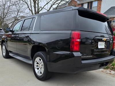 2015 Chevrolet Suburban LT - Photo 7 - Chesterfield, MO 63005