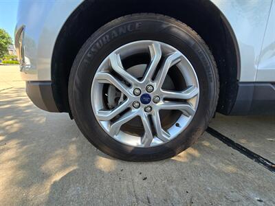 2017 Ford Edge Titanium   - Photo 12 - Chesterfield, MO 63005