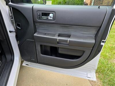 2019 Ford Flex SEL   - Photo 20 - Chesterfield, MO 63005
