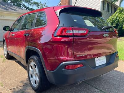 2017 Jeep Cherokee Sport   - Photo 4 - Chesterfield, MO 63005