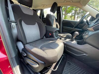 2017 Jeep Cherokee Sport   - Photo 25 - Chesterfield, MO 63005