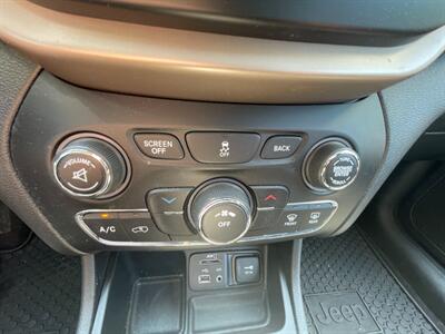 2017 Jeep Cherokee Sport   - Photo 21 - Chesterfield, MO 63005