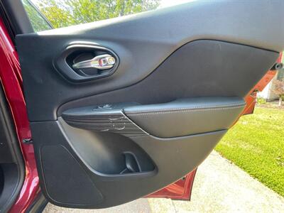 2017 Jeep Cherokee Sport   - Photo 28 - Chesterfield, MO 63005