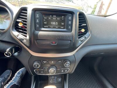 2017 Jeep Cherokee Sport   - Photo 20 - Chesterfield, MO 63005