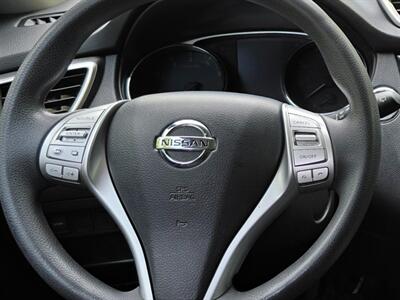 2014 Nissan Rogue SV   - Photo 2 - Chesterfield, MO 63005