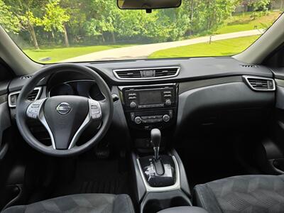 2014 Nissan Rogue SV   - Photo 15 - Chesterfield, MO 63005