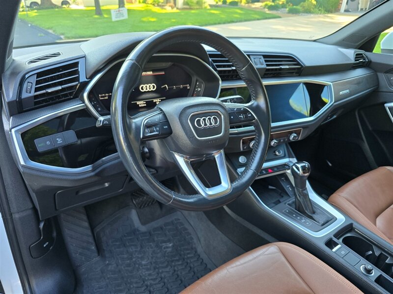 2020 Audi Q3 quattro Premium Plus 40 TFSI  