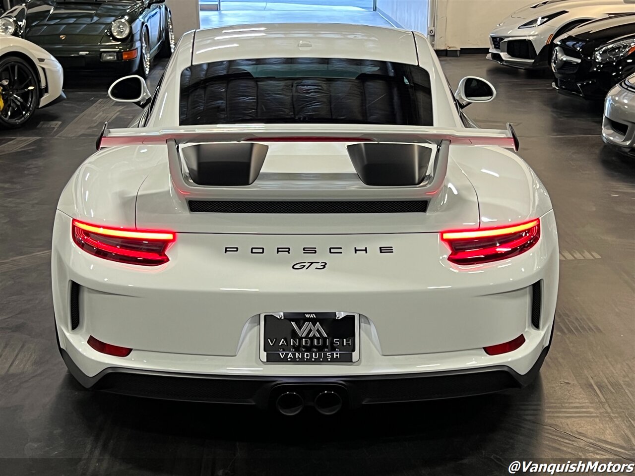 2018 Porsche 911 GT3  *MANUAL* 991.2   - Photo 32 - Concord, CA 94520