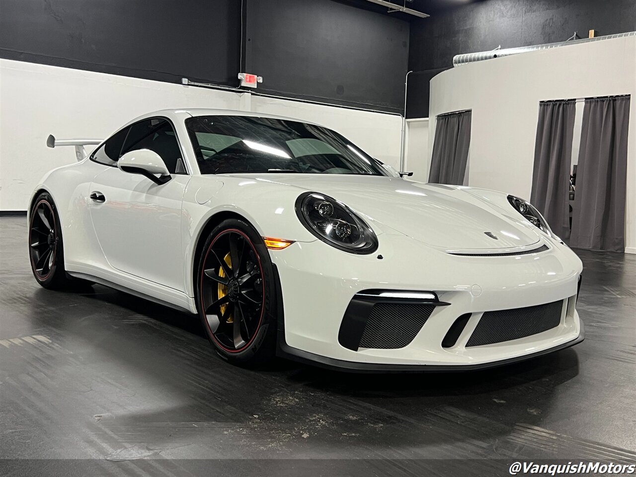 2018 Porsche 911 GT3  *MANUAL* 991.2   - Photo 29 - Concord, CA 94520