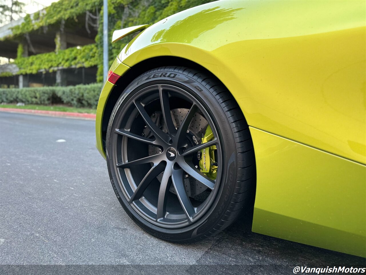 2022 McLaren 720S Spider ($375K MSRP) HEAVY CARBON + EM ROOF   - Photo 28 - Concord, CA 94520