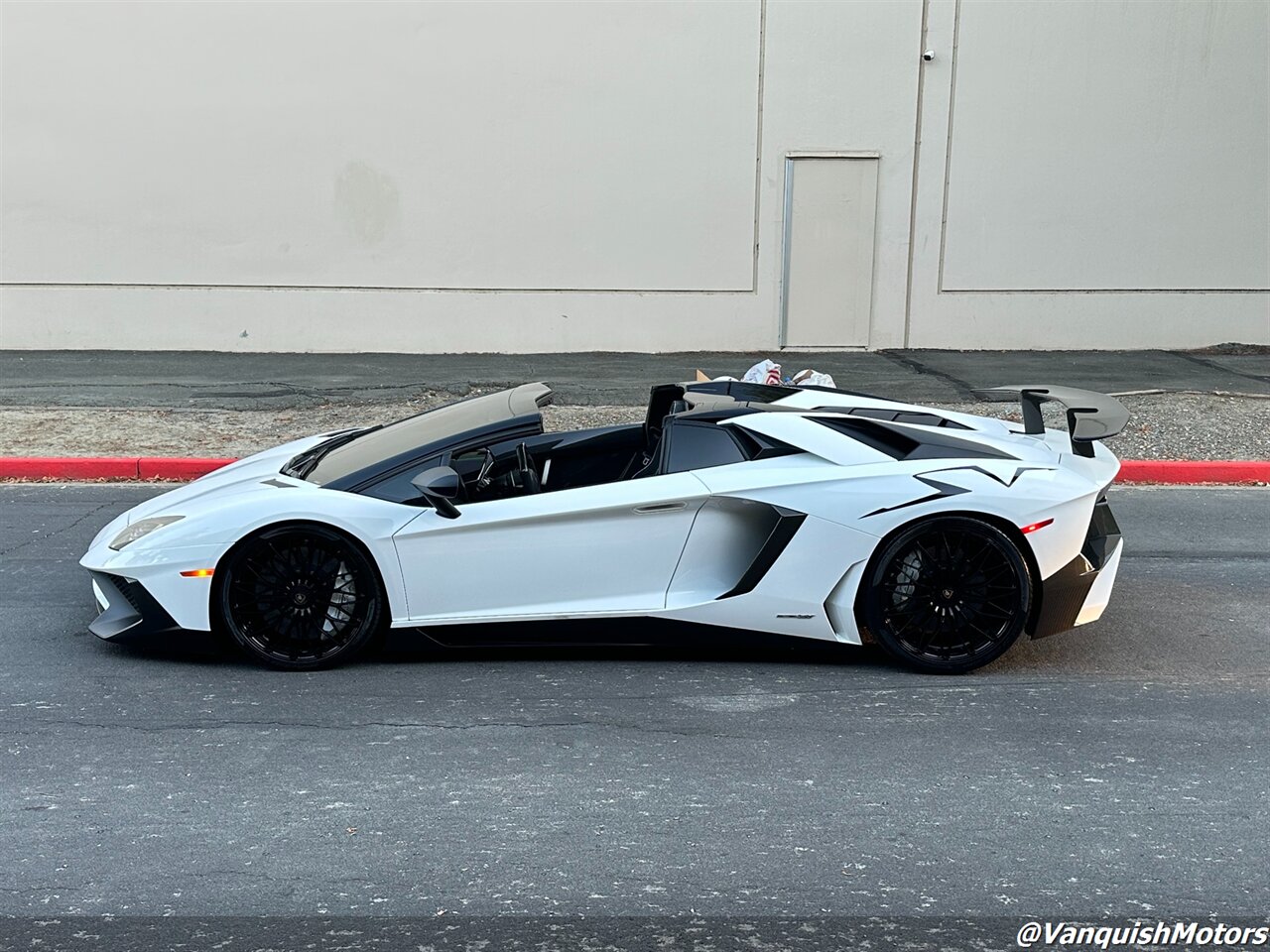 2017 Lamborghini Aventador LP 750-4 SV * RYFT  *  White Roadster - Photo 30 - Concord, CA 94520