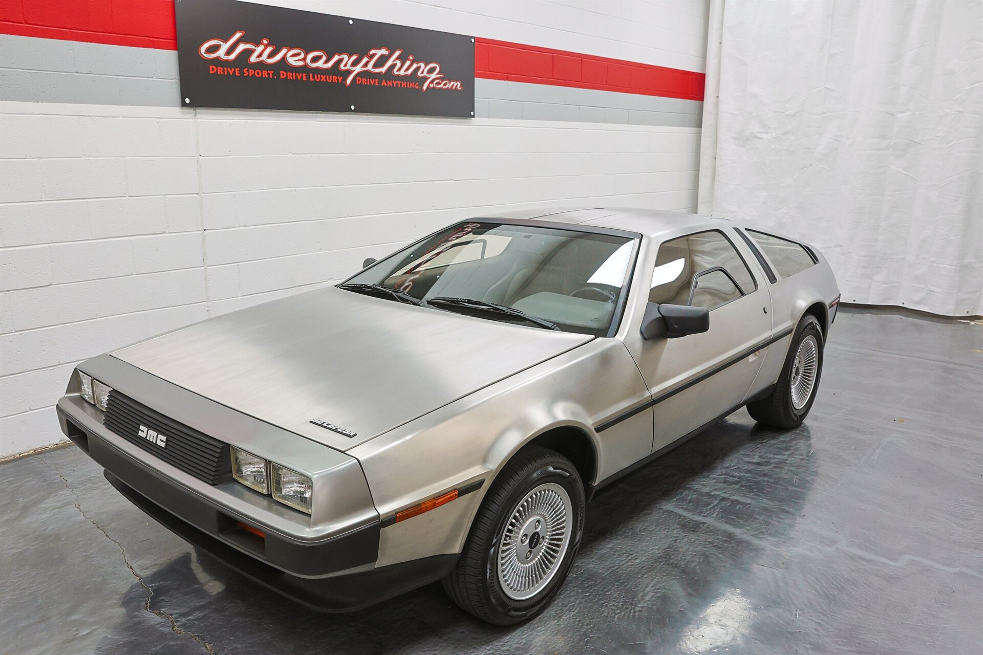 1982 DeLorean DMC-12   - Photo 1 - Ivyland, PA 18974