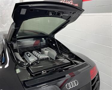 2010 Audi R8 5.2 quattro   - Photo 10 - Ivyland, PA 18974