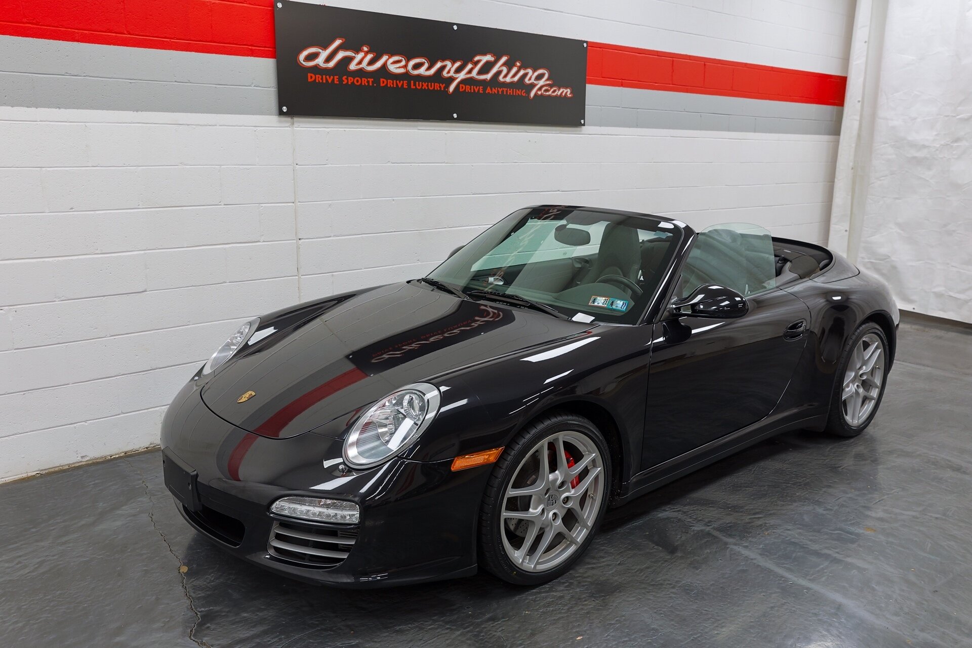 2011 Porsche 911 Carrera 4S   - Photo 1 - Ivyland, PA 18974