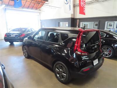 2021 Kia Soul S   - Photo 4 - Costa Mesa, CA 92626