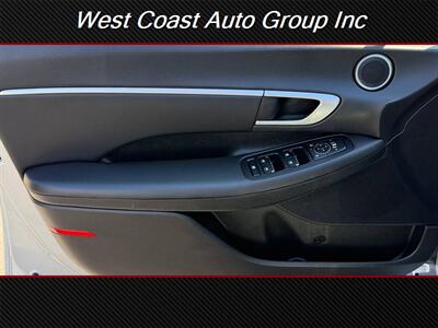2025 Hyundai SONATA SEL   - Photo 16 - Costa Mesa, CA 92626