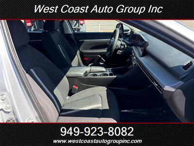 2025 Hyundai SONATA SEL   - Photo 9 - Costa Mesa, CA 92626
