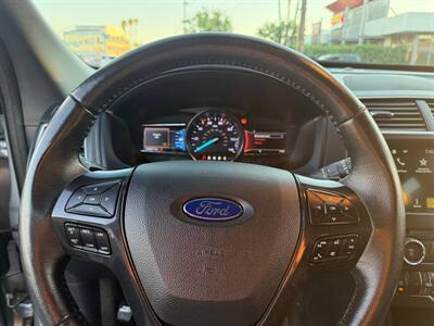 2017 Ford Explorer XLT   - Photo 13 - Costa Mesa, CA 92626