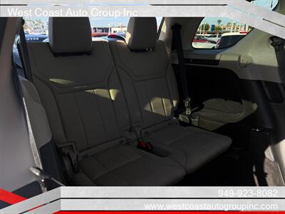 2017 Land Rover Discovery SE   - Photo 12 - Costa Mesa, CA 92626