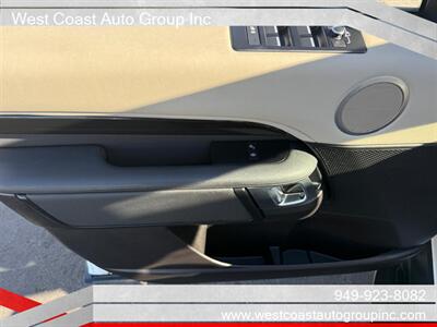 2017 Land Rover Discovery SE   - Photo 27 - Costa Mesa, CA 92626