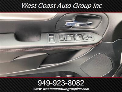 2018 Dodge Grand Caravan GT   - Photo 18 - Costa Mesa, CA 92626