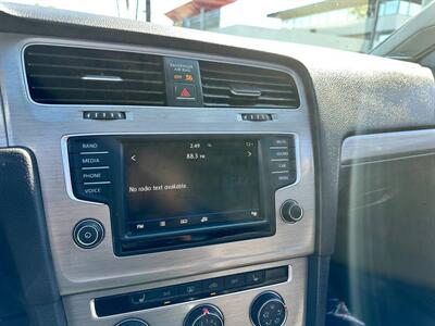 2017 Volkswagen Golf TSI SE   - Photo 14 - Costa Mesa, CA 92626