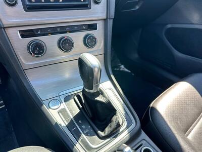 2017 Volkswagen Golf TSI SE   - Photo 12 - Costa Mesa, CA 92626