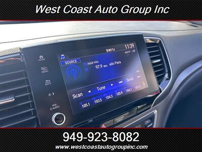 2023 Honda Ridgeline RTL   - Photo 15 - Costa Mesa, CA 92626