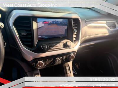 2017 GMC Acadia SLT-1 - Photo 13 - Costa Mesa, CA 92626