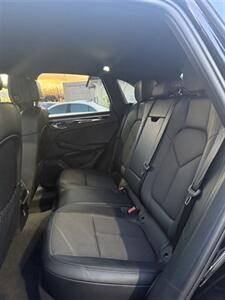 2023 Porsche Macan   - Photo 10 - Costa Mesa, CA 92626