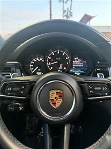 2023 Porsche Macan   - Photo 11 - Costa Mesa, CA 92626
