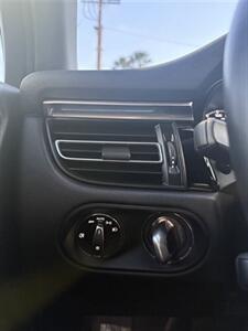 2023 Porsche Macan   - Photo 19 - Costa Mesa, CA 92626