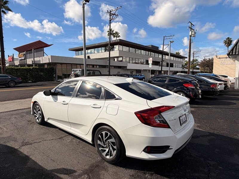 2017 Honda Civic EX photo 3