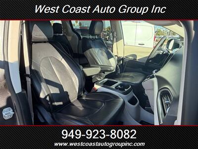 2022 Chrysler Pacifica Touring L   - Photo 10 - Costa Mesa, CA 92626