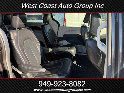 2022 Chrysler Pacifica Touring L   - Photo 17 - Costa Mesa, CA 92626