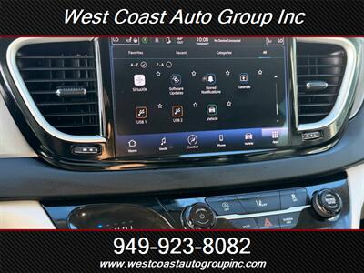 2022 Chrysler Pacifica Touring L   - Photo 23 - Costa Mesa, CA 92626