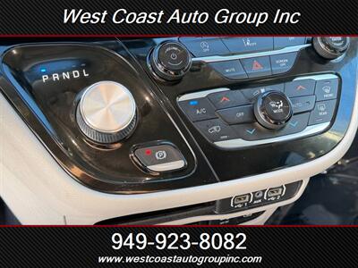 2022 Chrysler Pacifica Touring L   - Photo 26 - Costa Mesa, CA 92626
