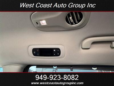 2022 Chrysler Pacifica Touring L   - Photo 34 - Costa Mesa, CA 92626