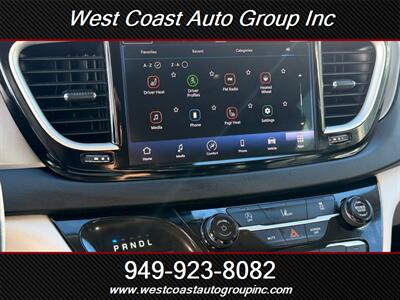 2022 Chrysler Pacifica Touring L   - Photo 24 - Costa Mesa, CA 92626
