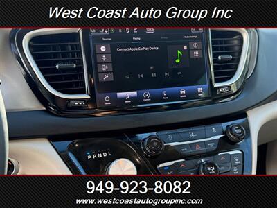 2022 Chrysler Pacifica Touring L   - Photo 29 - Costa Mesa, CA 92626