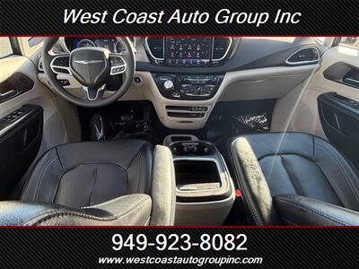2022 Chrysler Pacifica Touring L   - Photo 8 - Costa Mesa, CA 92626