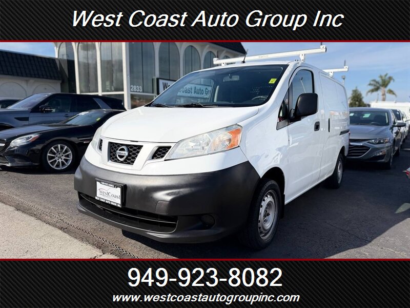 2015 Nissan NV200 SV   - Photo 1 - Costa Mesa, CA 92626