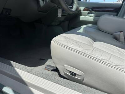 2005 Mercury Grand Marquis LSE   - Photo 17 - Costa Mesa, CA 92626