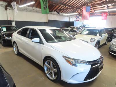 2017 Toyota Camry SE   - Photo 2 - Costa Mesa, CA 92626